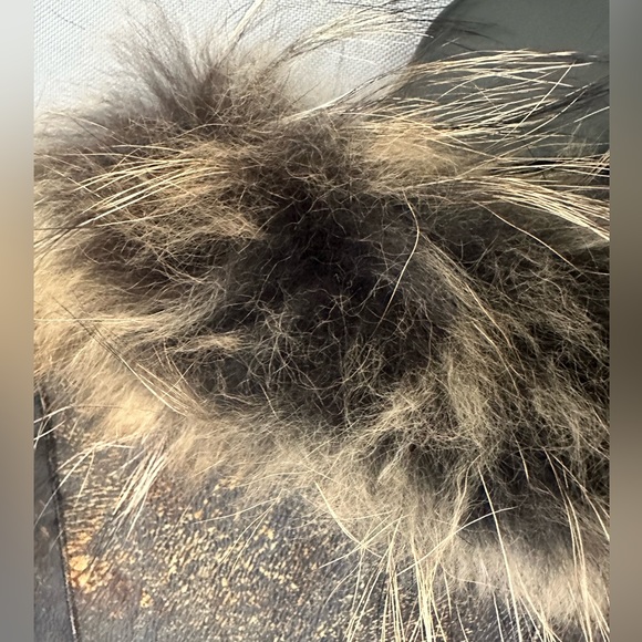 Skinz at Runway long vest with fur trim and lining. Worn once. Slight defect. - Picture 5 of 9